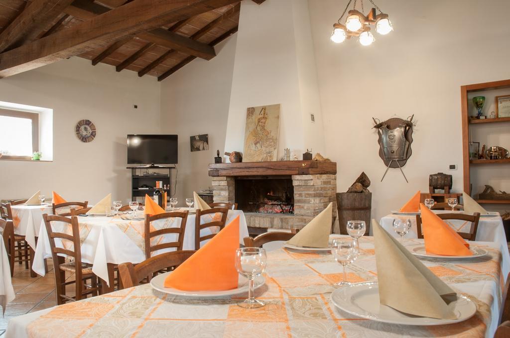 Agriturismo Casella Del Piano Gubbio Buitenkant foto